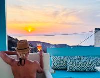 Summer Breeze Suite with Sea Views in loulis Kea! - B&B