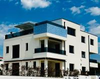 Penthouse Blue Horizon- a luxury penthouse with infinity pool, hot tub, sauna and sea views! - Chambres d'hôtes Poreč