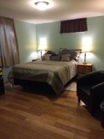 Queen Room with Shared Bathroom