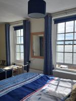 Kamer met Kingsize Bed en Uitzicht op Zee