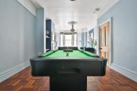 Boutique 4 Bedroom House, Pool Table, Multiple Private Parking Spaces, Sleeps 12 - B&B
