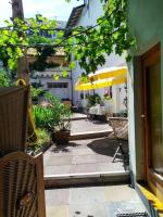 Urlaub am Rhein, Ferienwohnung mit Garten - Bed and Breakfast