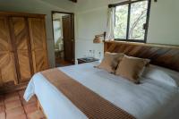 Casa Manzanillo - Bridge Room - Ocean View Room at Exceptional Beach Front Location - B&B Troncones