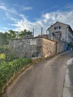 Aneta villa with pool and a large garden - B&B