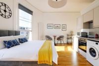 Light and Spacious Brunswick by the Sea - B&B