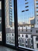 Newly Renovated, Modern and Bright Condo in Center - Chambres d’hôtes Erevan