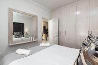 Spacious 1 Bedroom Flat Church St Stellenbosch - Chambres d’hôtes Stellenbosch