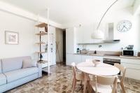 Ria Apartment by Quokka 360 - in the centre of Como - B&B