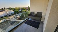 Luxury 2 bed apartment by Albert - B&B Roșu
