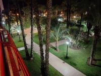 apartamento céntrico en 1ª línea de playa con piscinas y jardines - B&B Torrevieja