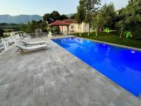 Green Garden Villa & Pool - B&B Gurra e Vogël