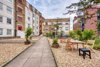 Chic 2 Bedroom Apartment near Liverpool Street by Gold Stays - B&B