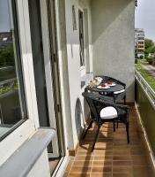 Schickes Apartment mit Parkplatz, 10 Min zum Flughafen - B&B