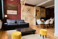 Old Lille charming duplex apartment - B&B