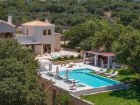 Luxurious Villa Liandri - With Private Pool - B&B Atsipopoulo