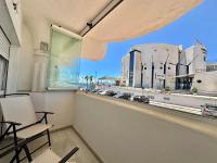 Apartamento Frente a la Playa con Calefacción y Terraza en Puerto Marina - B&B Benalmádena