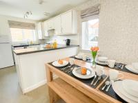 Emerald House - Cozy 3 BR - Sleeps 5 - Free Parking - B&B Ferrybridge