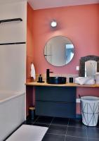 "STARRY in SO" 47m2, parking gratuit, rue calme et arborée, METRO 10 min, Stade de France 24min à pied - B&B Saint-Ouen