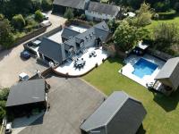 Barn Oasis heated pool Hot Tub, Bar games stay - B&B Deal
