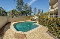 Tranquil Tides Retreat - Coastal Waterfront Escape - B&B Caloundra