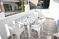 Doukas Aparthotel - Chambres d'hôtes Ofrínion