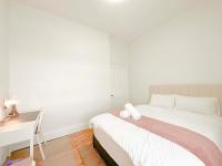 Zimmer mit Queensize-Bett und Meerblick