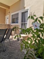 Great apartment with a nice yard - B&B