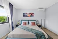 One-Bedroom Apartment with Pool View