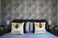 The Hive, Your Secret Sanctuary - B&B