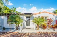 Coastal Paradise 7 min to Beach with Game Room Mini Golf and Heated Pool - B&B