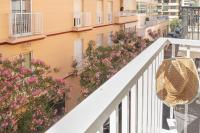 Beautiful & fully renovated 2BD apt - in city center - 20 meters from beach - Bed and Breakfast Fuengirola