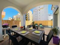 APARTAMENTOS AQUARIUM 100 m2 NEXT TO THE BEACH - B&B Rosas