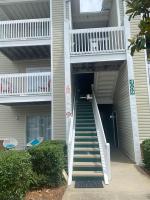 Hidden Gem - pool access, walk to beach - B&B