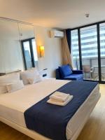Deluxe Double Room with Side Sea View