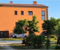 Apartment near centar for 2+1 at Pula, with garden and free parking - B&B