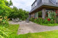 Haus Deichglück, Whg Dolly - Bed and Breakfast