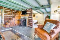 Artsy Log Cabin, Gardens & Stars in Calico Rock - B&B Calico Rock