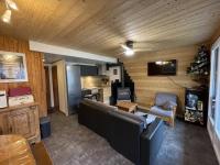 Chalet T4 ensoleillé avec jardin, proche commerces & pistes, navette gratuite, équipement complet - FR-1-787-38 - Chambres d’hôtes