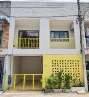 follow yellow house - B&B Chiang Mai
