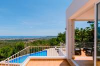 Villa Bellavista has stunning views and a private infinity pool - Bed and Breakfast