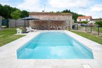 L'Evasion en Pierre Piscine et Étang Privé - B&B Saint-Macaire-en-Mauges