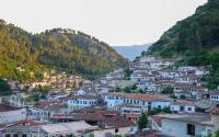 Vila Spahiu - Bed and Breakfast