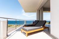 Deluxe tweepersoonskamer met balkon en uitzicht op zee