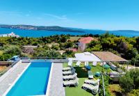 Villa Confido - Luxury 3BR Apartment with Private Pool near Trogir - B&B Donji Seget