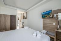 Suite With Rooftop Bath Tub