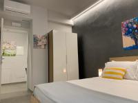 Studio Apartment with One Double Bed