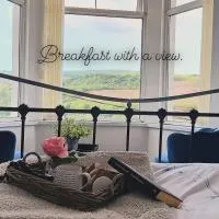 Mabon House near Zip World Tower and Bike Park Wales - B&B Rhondda