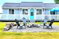 Cottage lake view with Deck and BBQ Grill - B&B