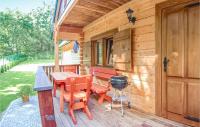 Awesome Home In Jaroslawiec With Wifi - Chambres d’hôtes Jarosławiec
