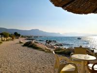 Apartment Bile - close to the beach, shops, airport - Chambres d’hôtes